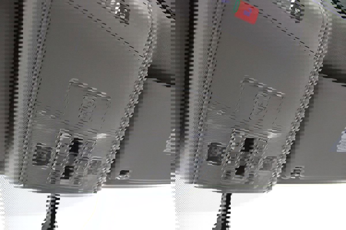 Used 2023 Volkswagen Atlas SE w/ Panoramic Sunroof Package image 24