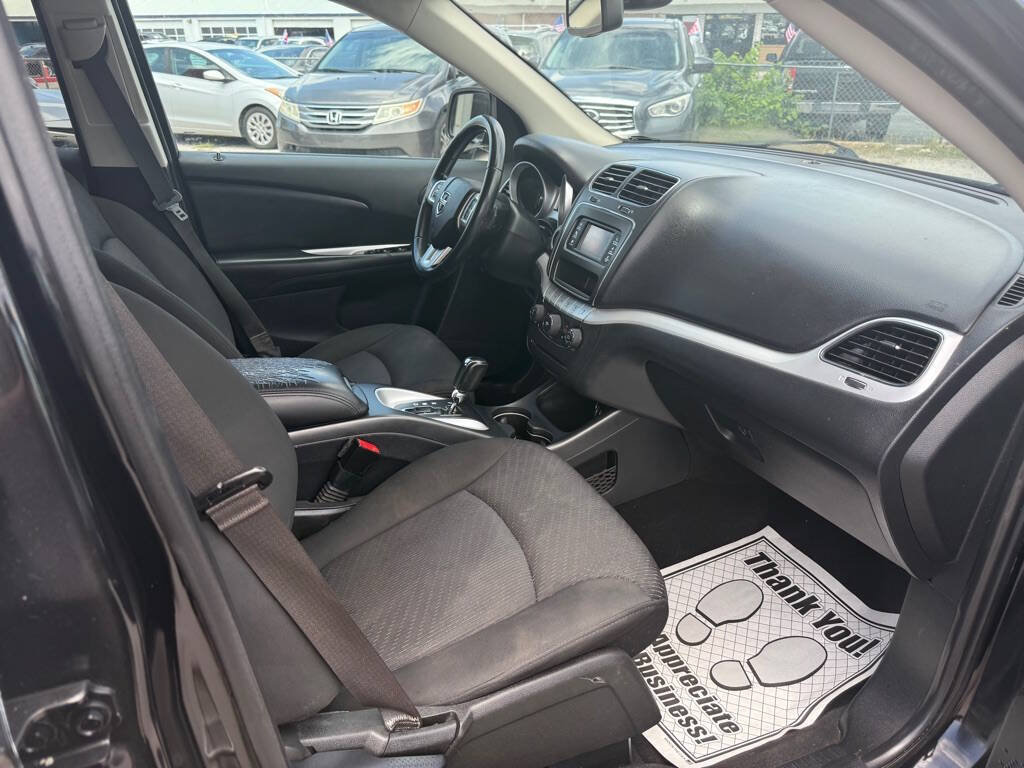 Used 2018 Dodge Journey SE w/ Popular Equipment Group FWD image 15