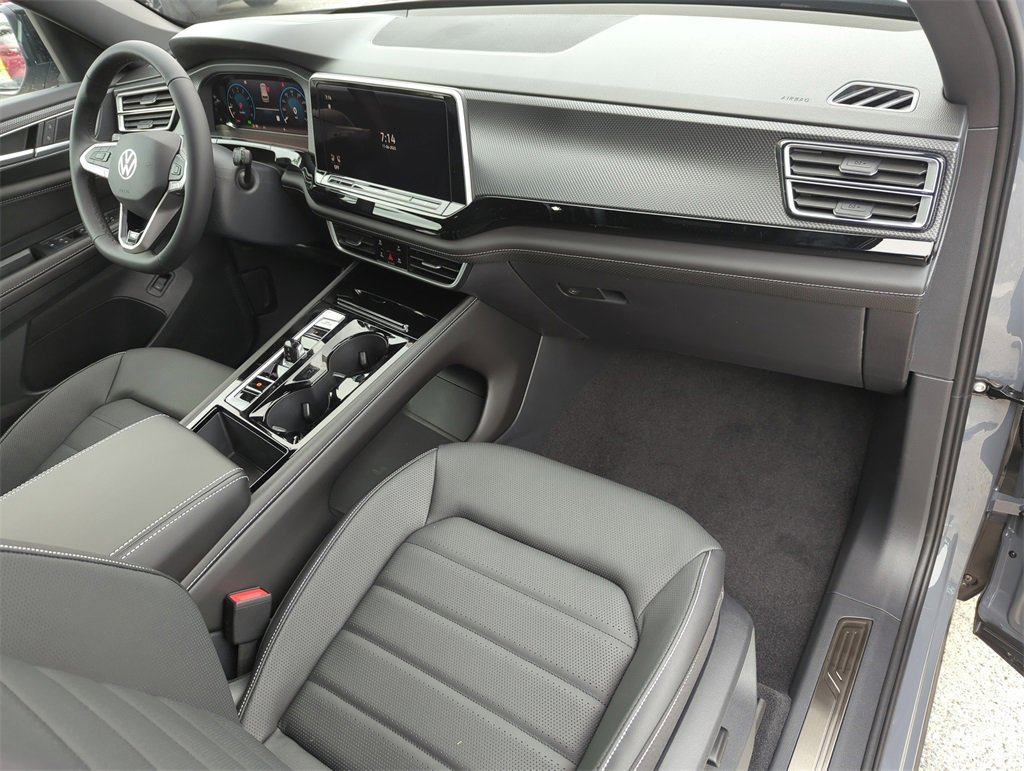 New 2026 Volkswagen Atlas Cross Sport SEL R-Line image 19