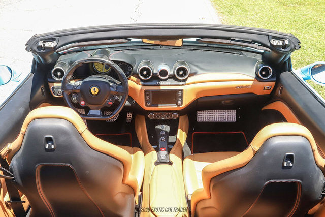 Used 2015 Ferrari California T RWD image 66