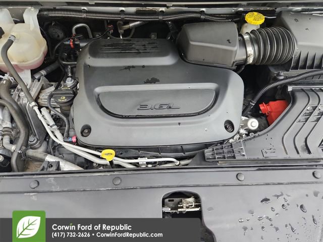 Used 2024 Chrysler Pacifica Touring-L image 36