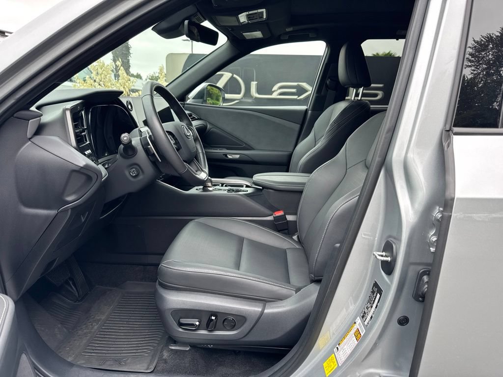 Certified 2025 Lexus TX 350 FWD w/ Technology Package image 4