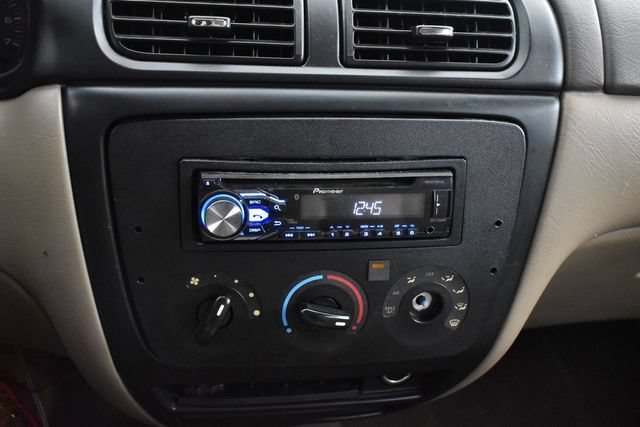 Used 2002 Ford Taurus SES FWD image 12