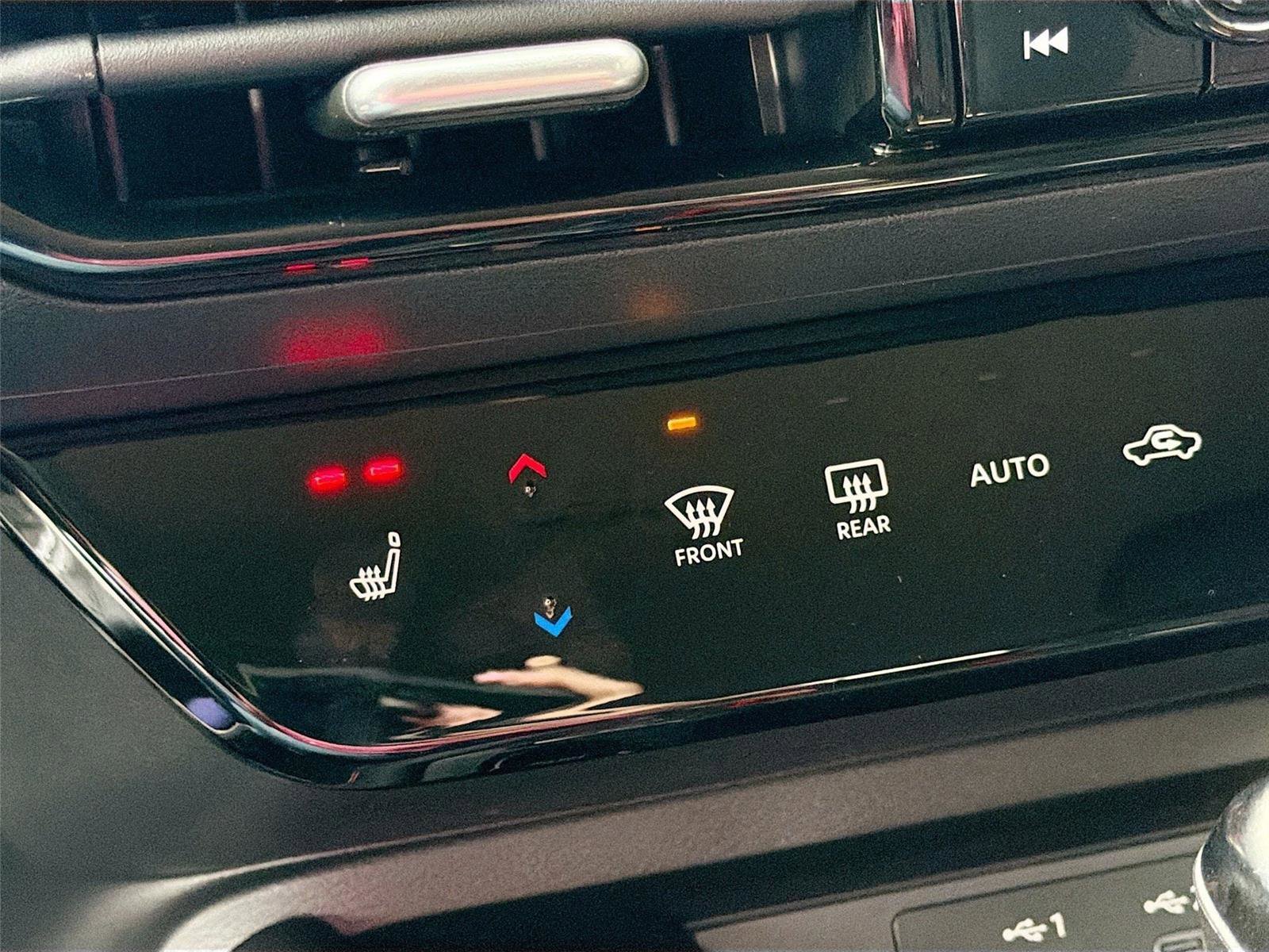 New 2026 Nissan Kicks SR w/ Cold Weather Package image 19