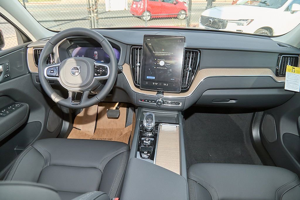 New 2026 Volvo XC60 B5 Plus w/ Protection Package Premier image 22