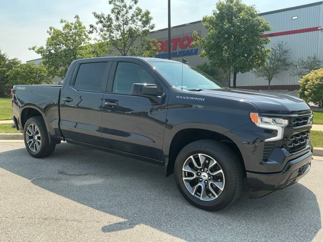 Used 2023 Chevrolet Silverado 1500 RST AWD/4WD image 2