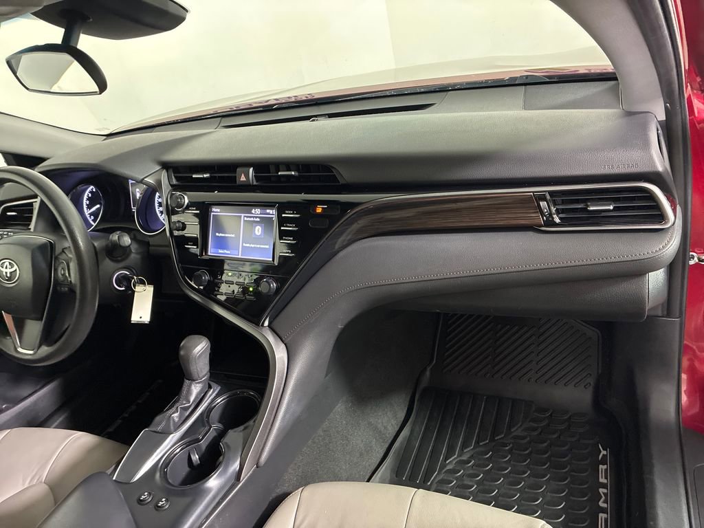 Used 2019 Toyota Camry LE image 28