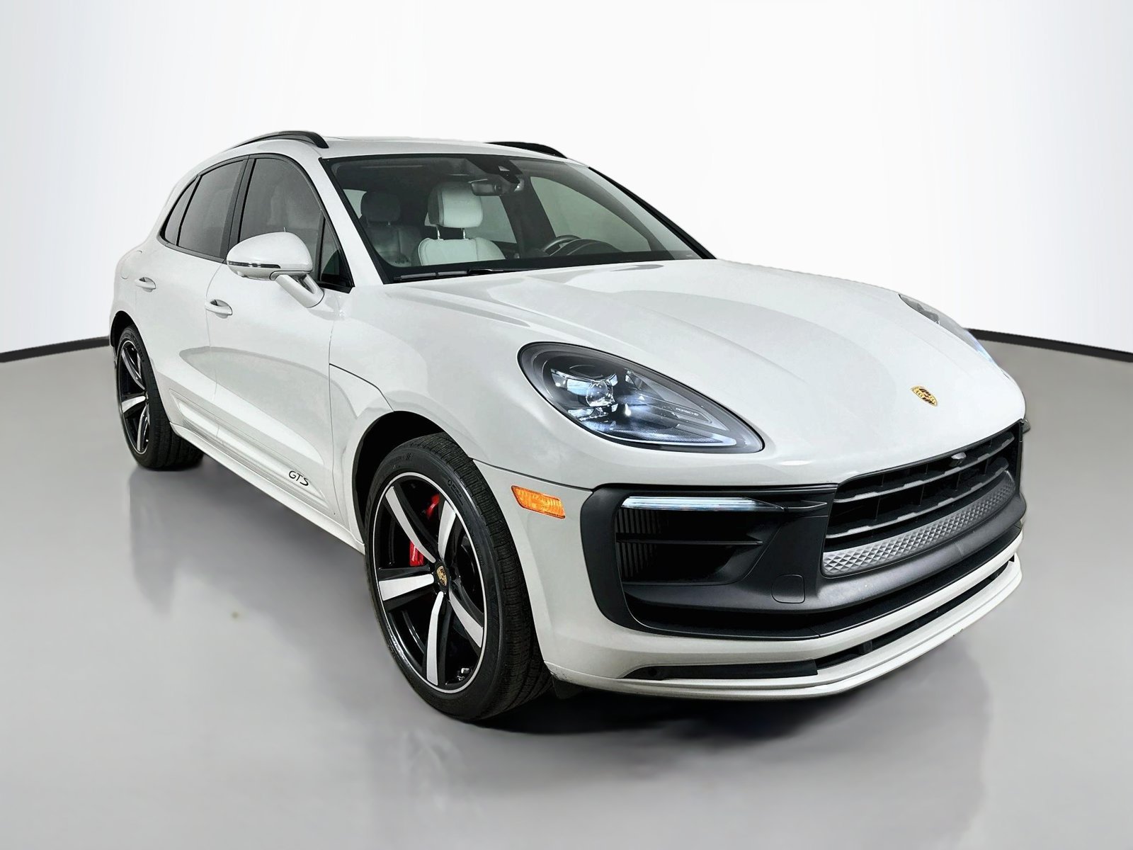 Used 2022 Porsche Macan GTS AWD/4WD image 3
