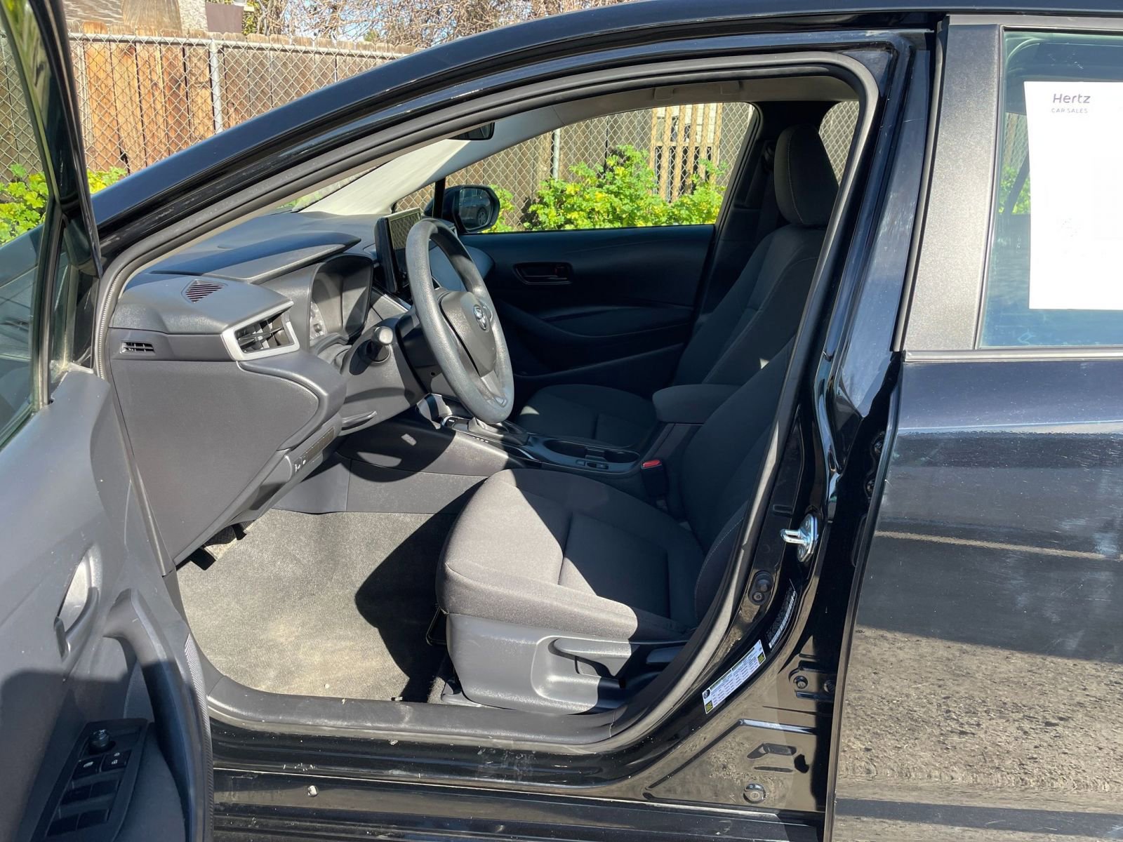 Used 2025 Toyota Corolla LE image 24