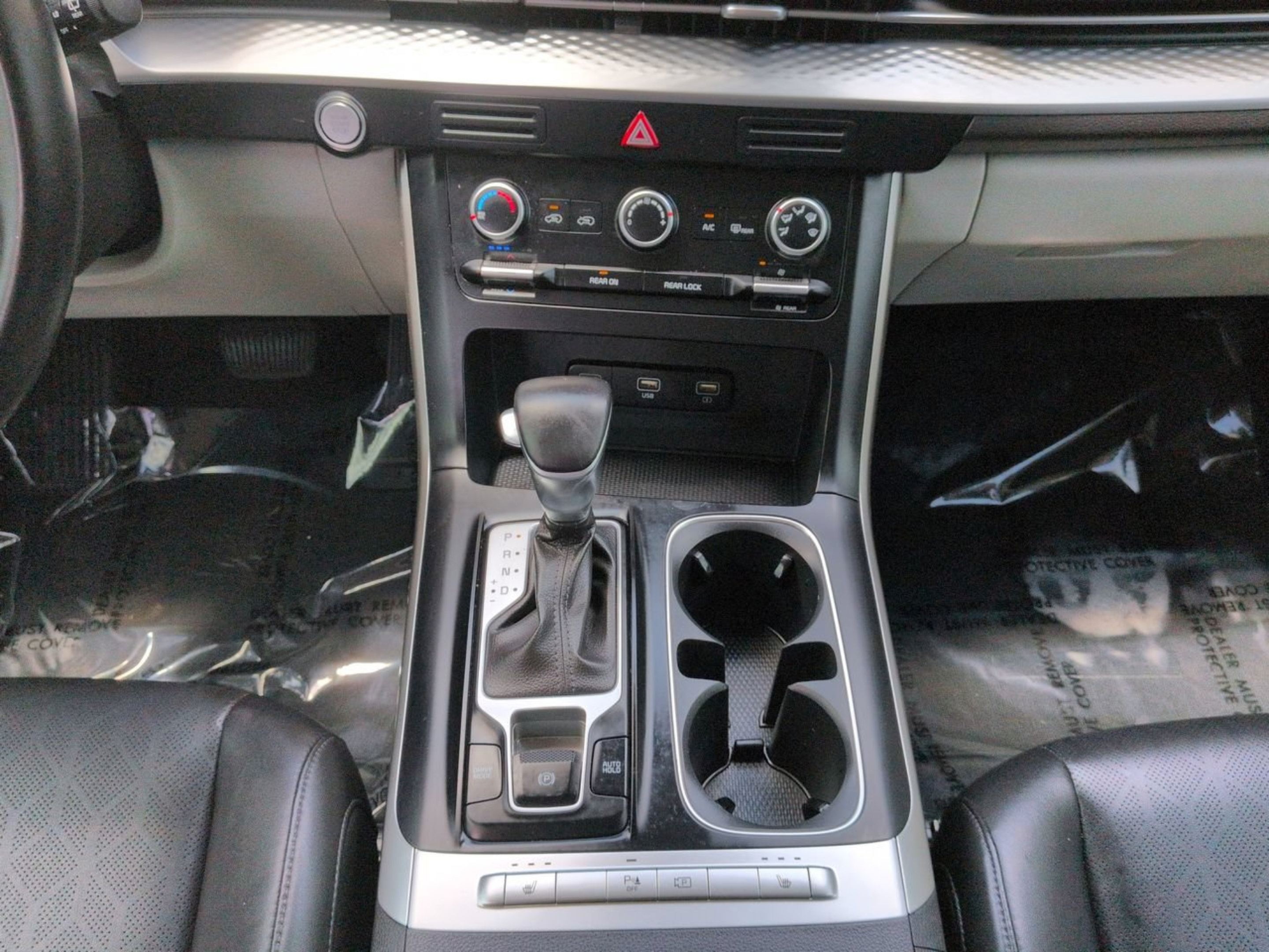 Certified 2023 Kia Carnival LX FWD image 19