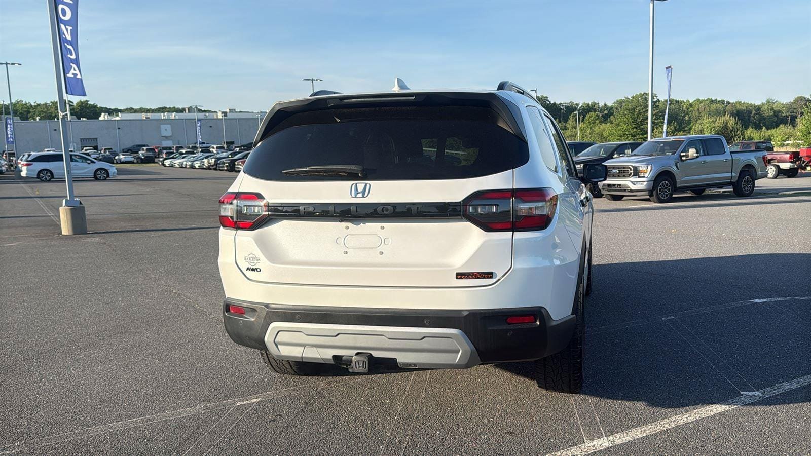 Used 2023 Honda Pilot TrailSport image 8