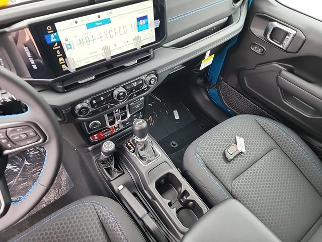 Used 2024 Jeep Wrangler Rubicon w/ Convenience Group image 35