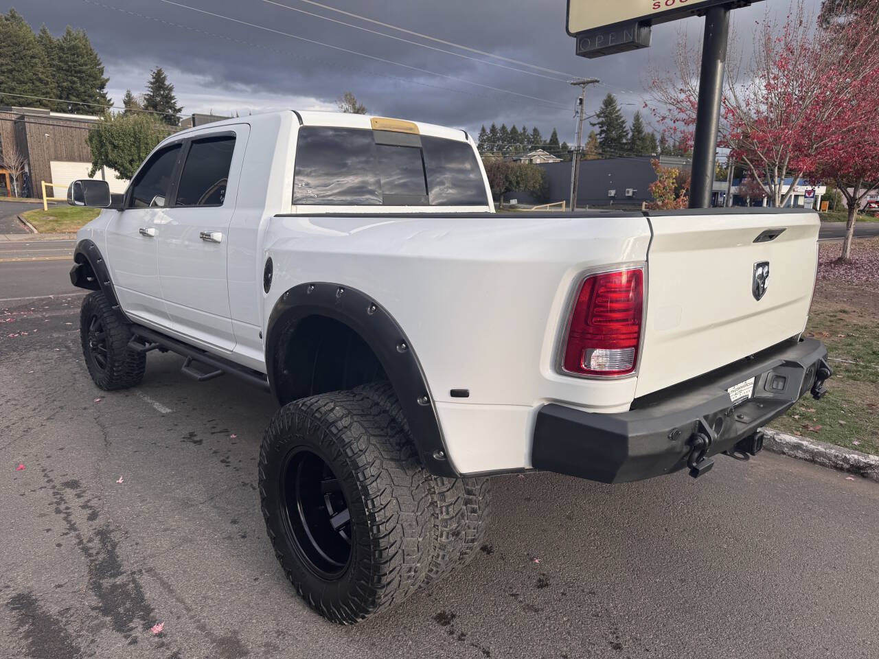 Used 2015 RAM 3500 Laramie Longhorn AWD/4WD image 3