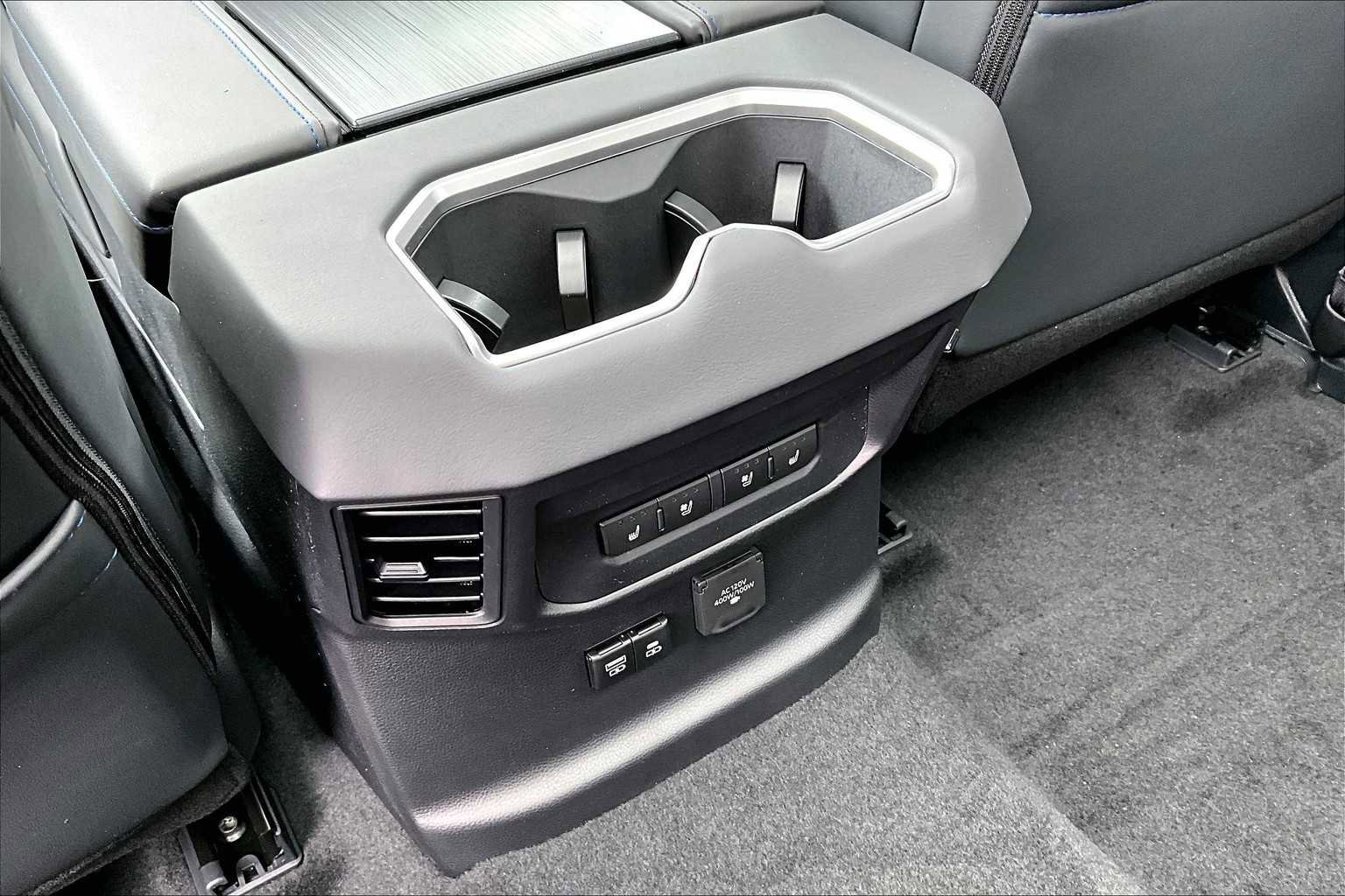New 2025 Toyota Tundra Platinum image 18