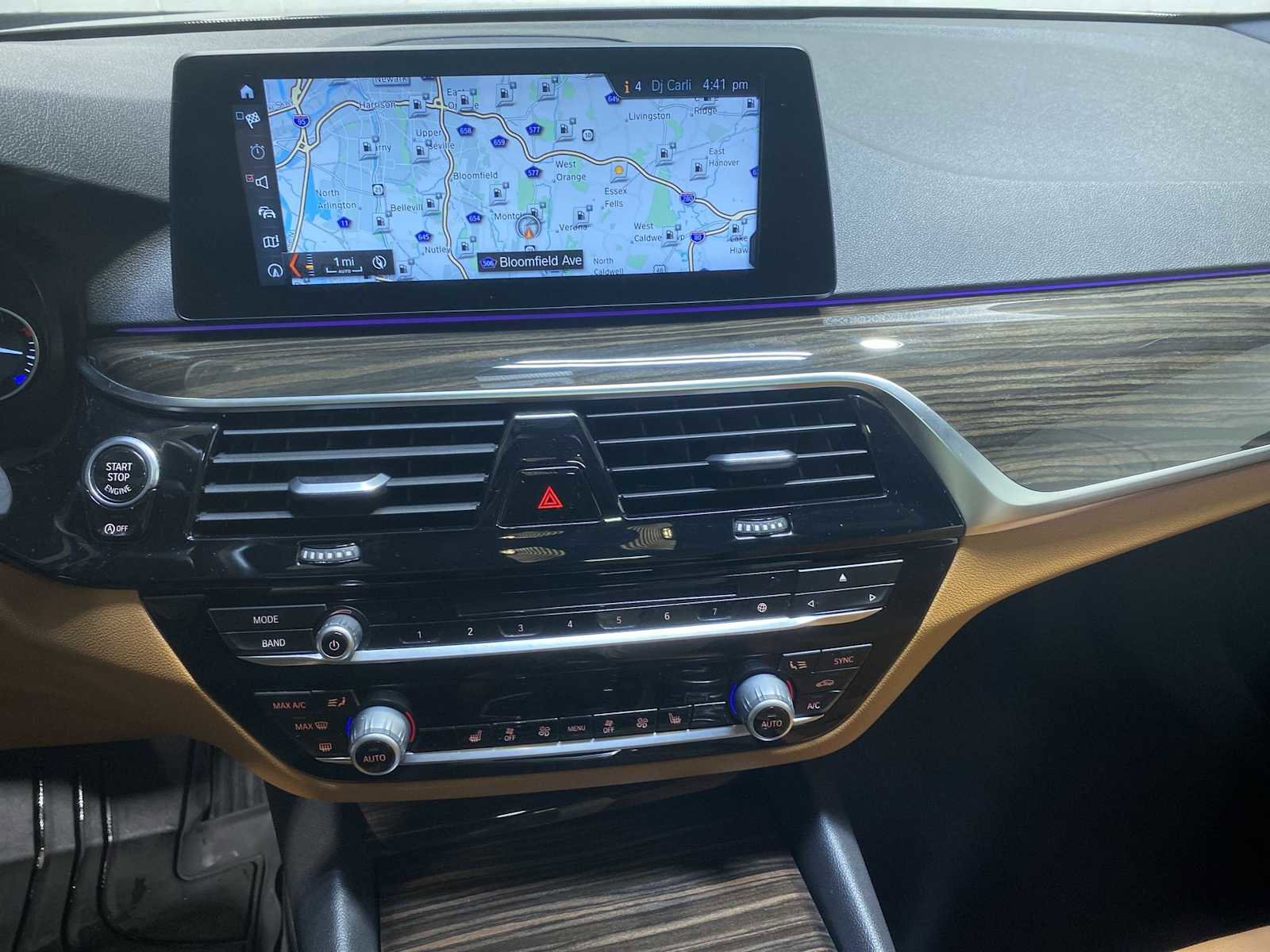 Used 2018 BMW 530i xDrive w/ Premium Package AWD/4WD image 16