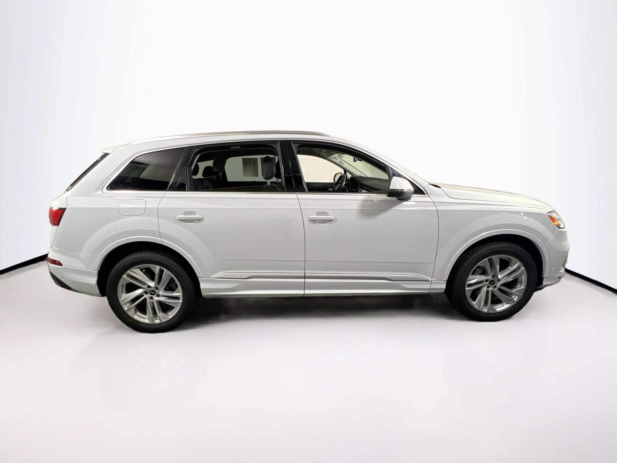 Used 2022 Audi Q7 Premium Plus w/ Premium Plus Package image 4