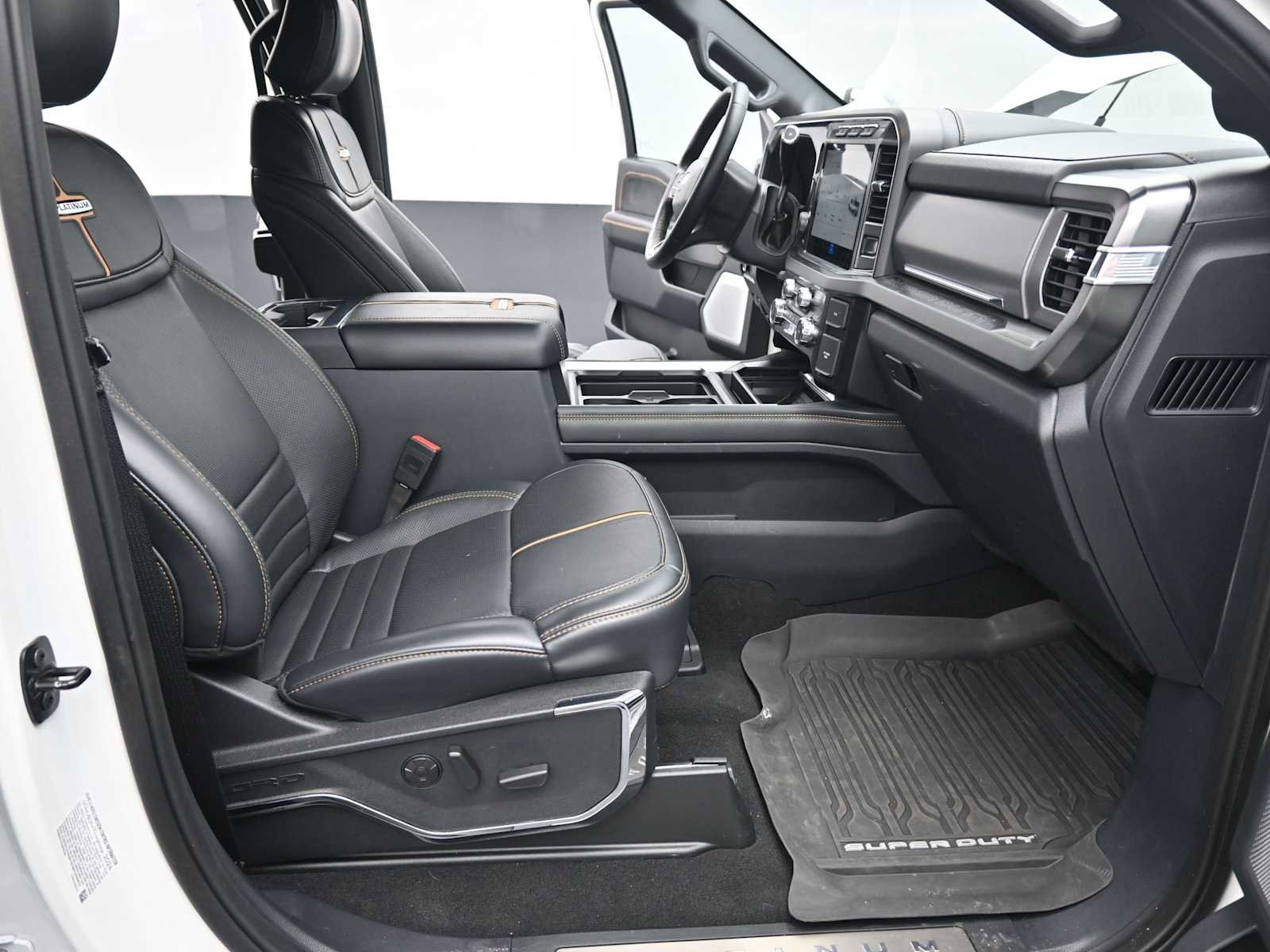 Used 2024 Ford F250 Platinum image 15
