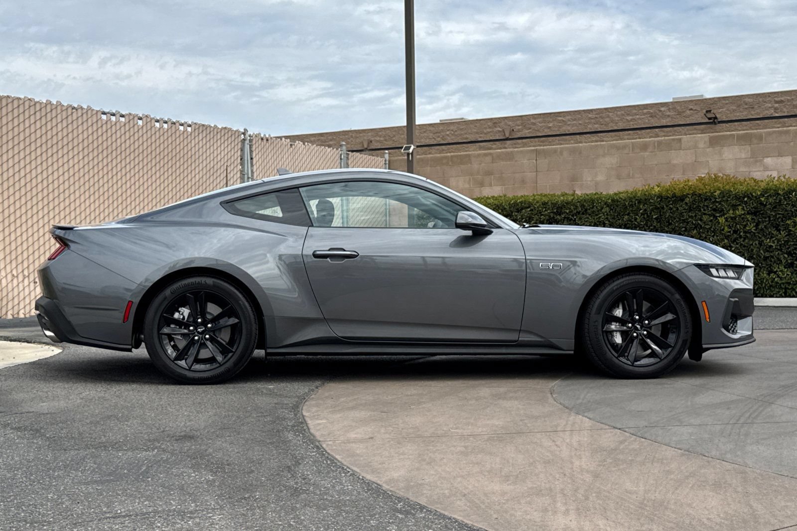 Used 2024 Ford Mustang GT RWD image 3
