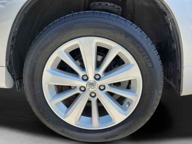 Used 2013 Toyota Highlander Limited AWD/4WD image 30