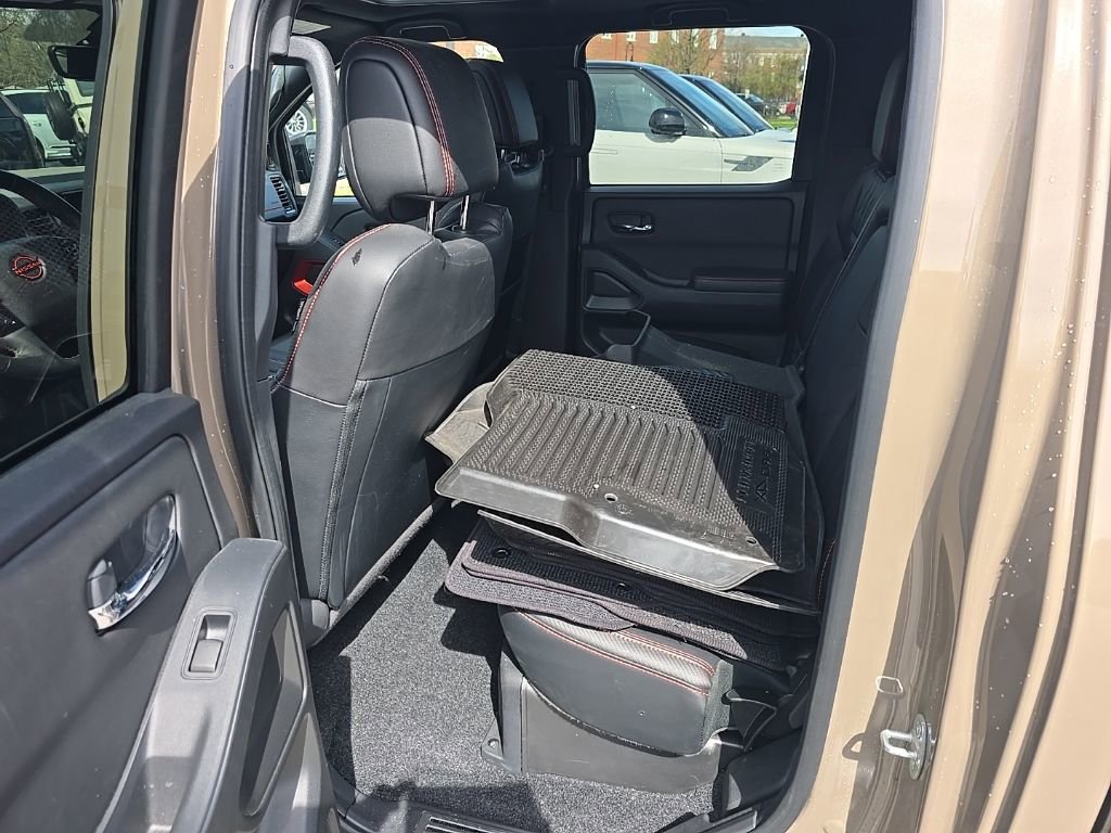 Used 2023 Nissan Frontier PRO-4X w/ Pro-4X Premium Package image 6