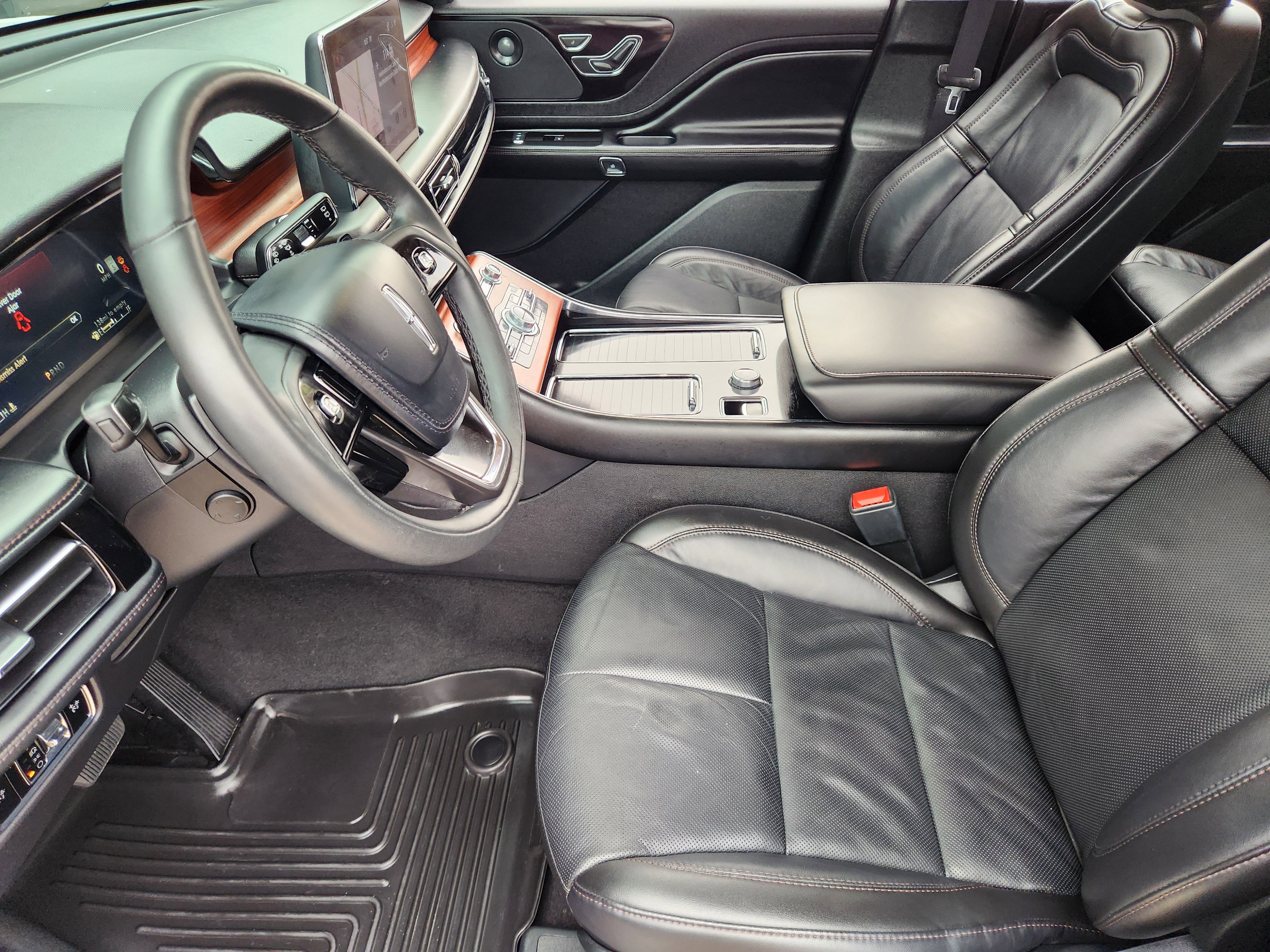 Used 2024 Lincoln Aviator Reserve w/ Equipment Group 201A image 13