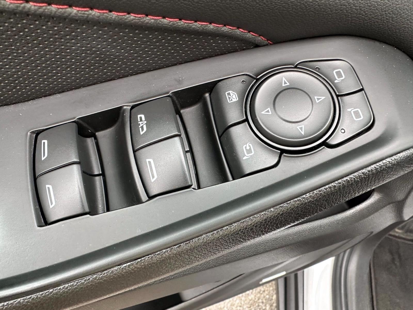 Used 2023 Chevrolet Traverse RS AWD/4WD image 9