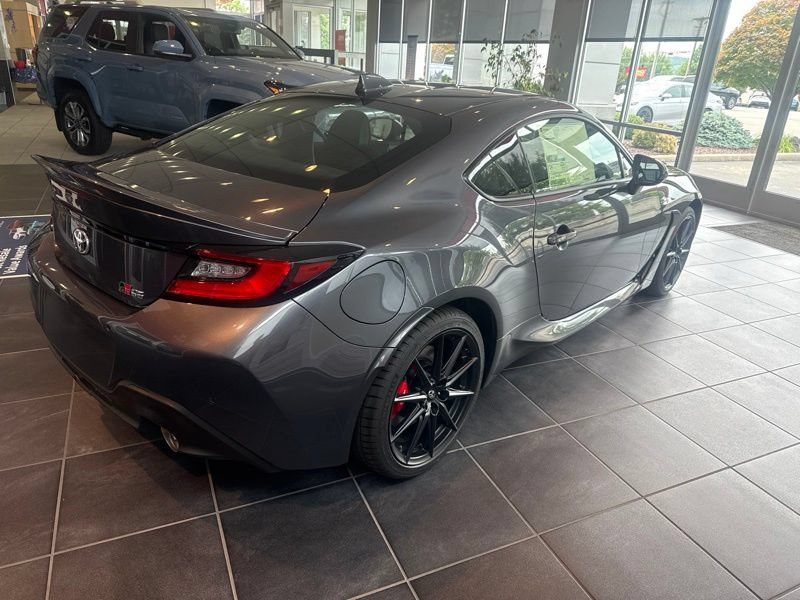New 2026 Toyota GR86 Premium RWD image 5