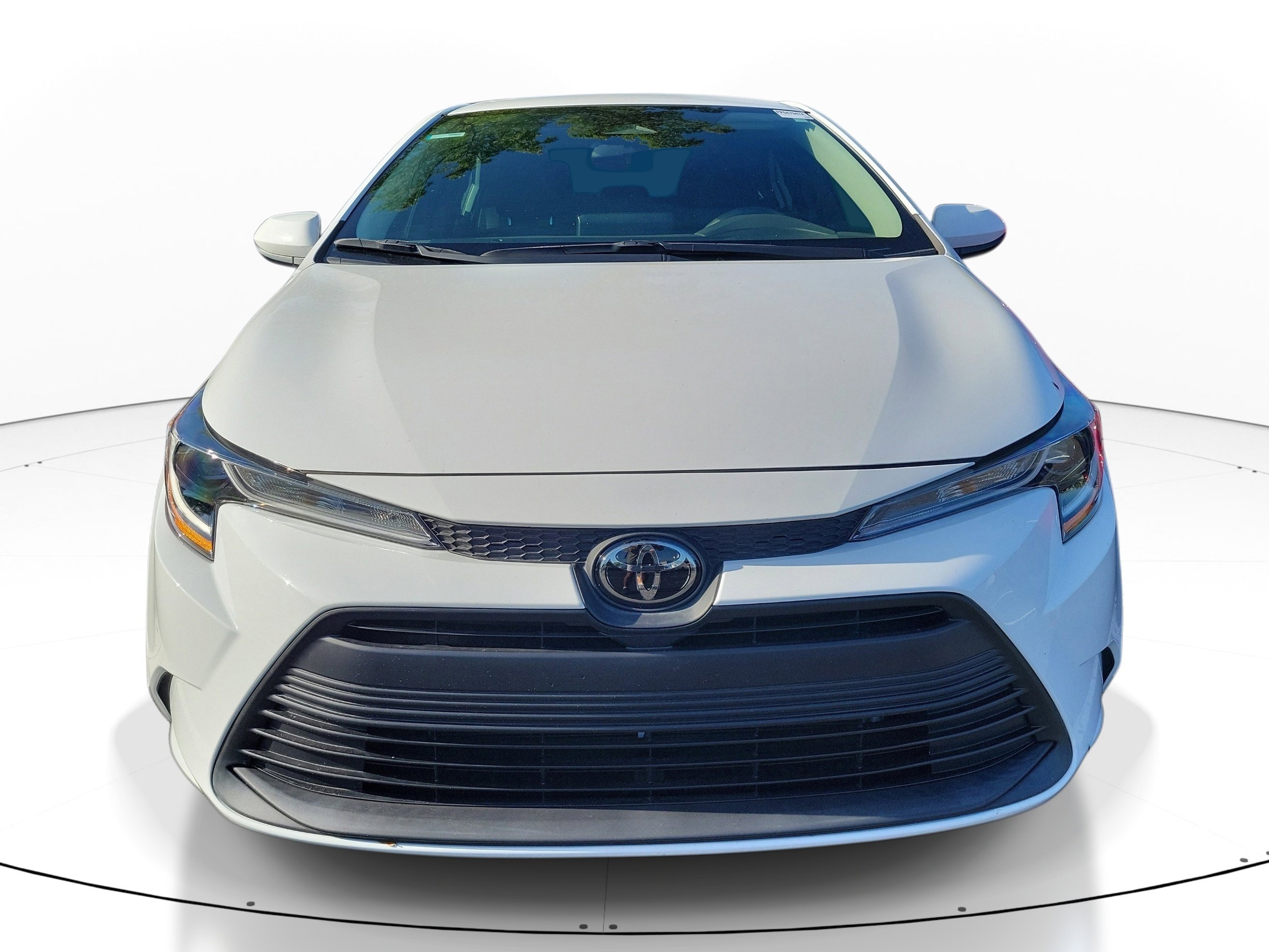 Used 2023 Toyota Corolla LE FWD image 2