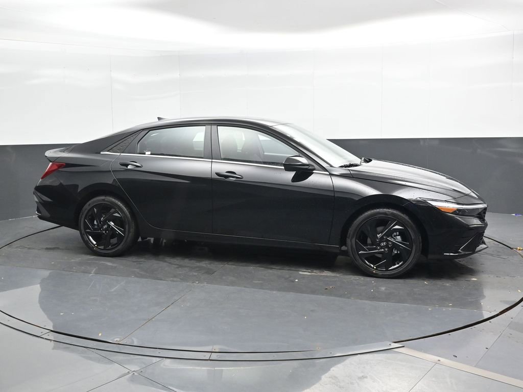 Used 2026 Hyundai Elantra SEL Sport Premium FWD image 4
