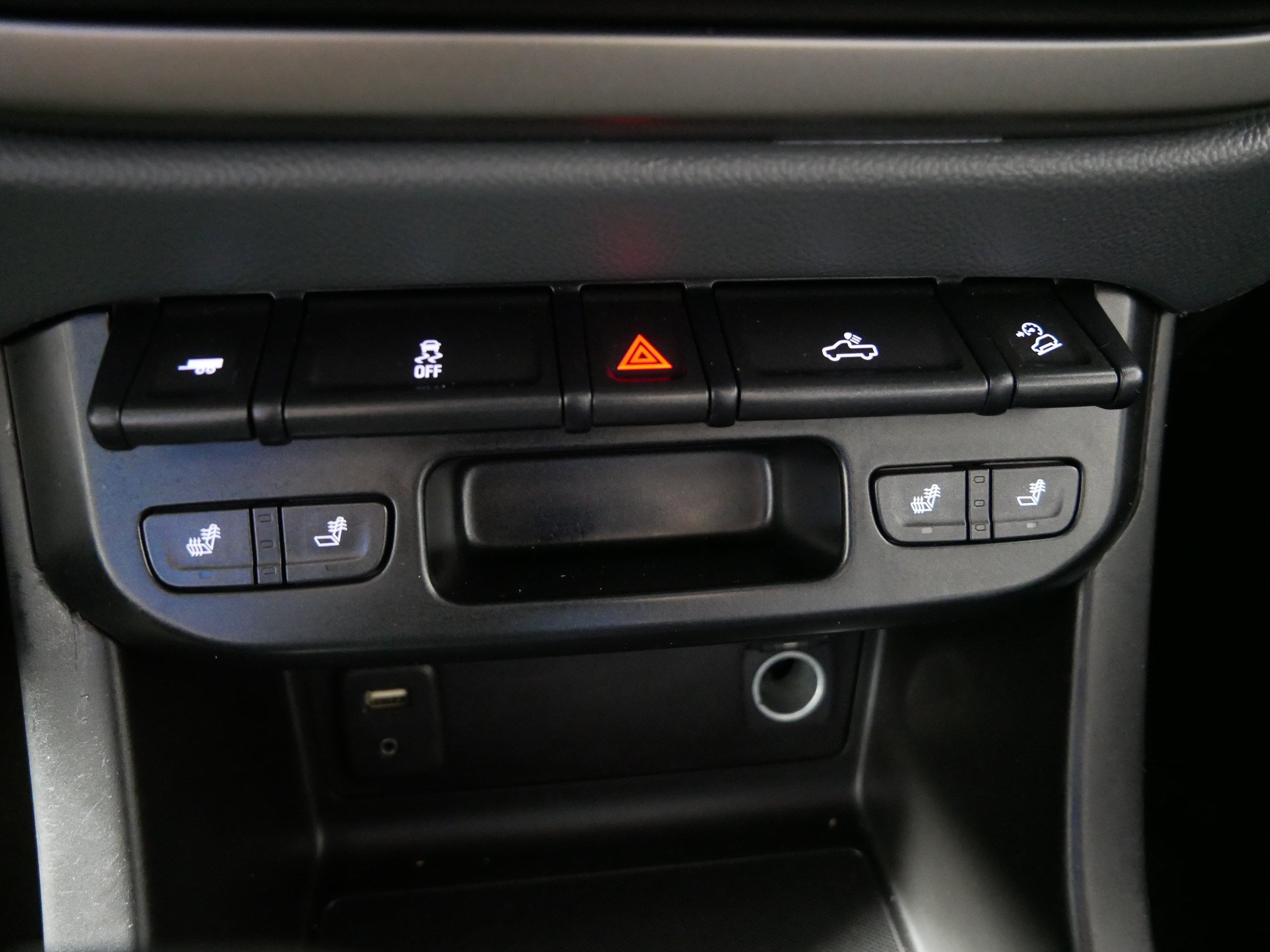 Used 2015 Chevrolet Colorado Z71 AWD/4WD image 29