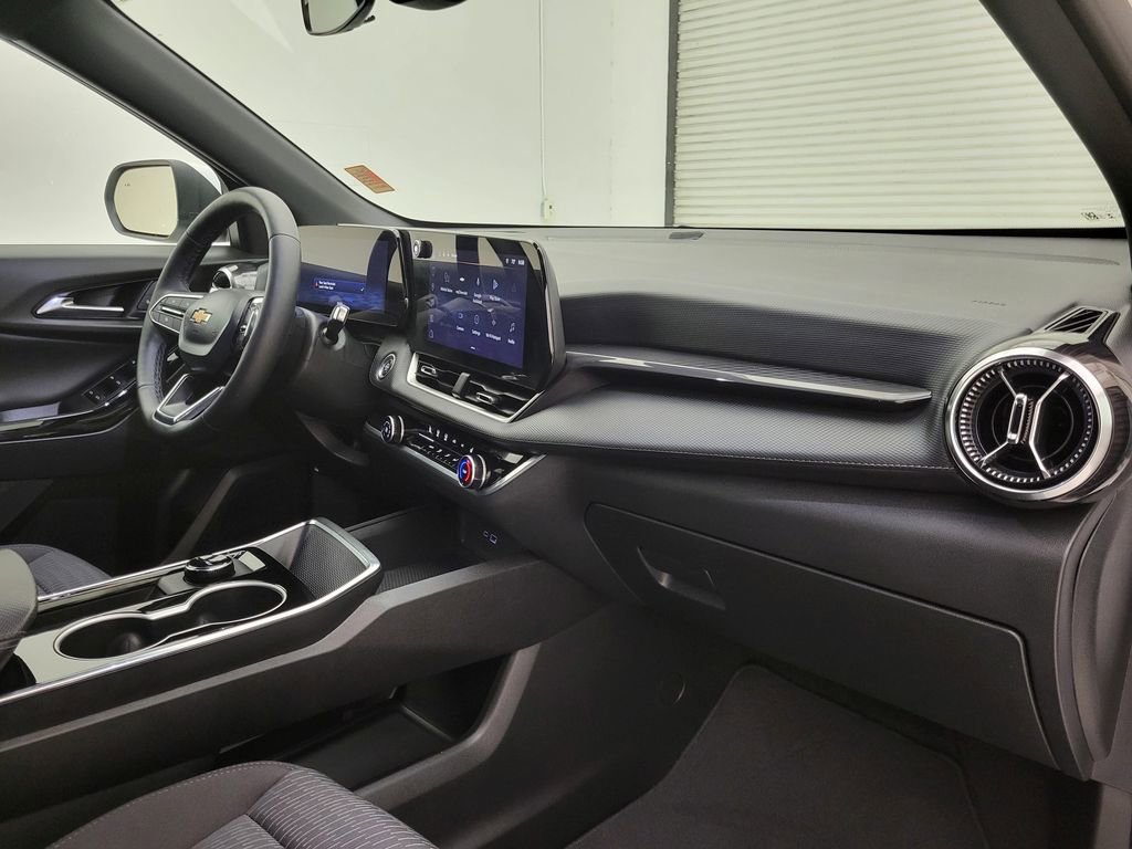 Certified 2026 Chevrolet Equinox LT image 34