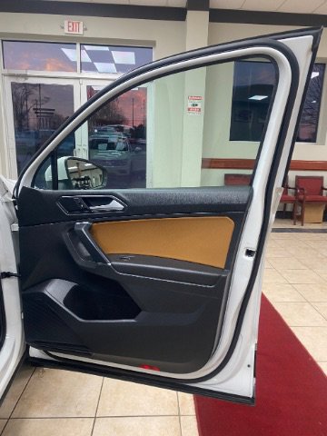 Used 2018 Volkswagen Tiguan SE image 12