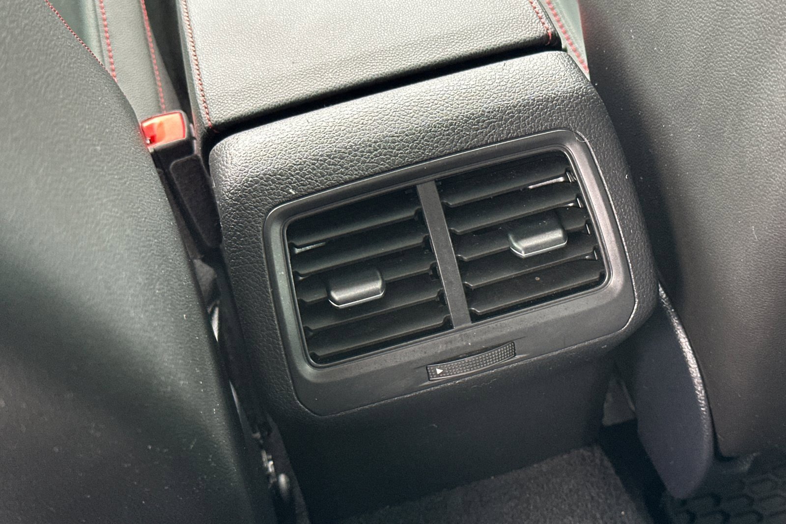 Used 2021 Volkswagen GTI SE image 13