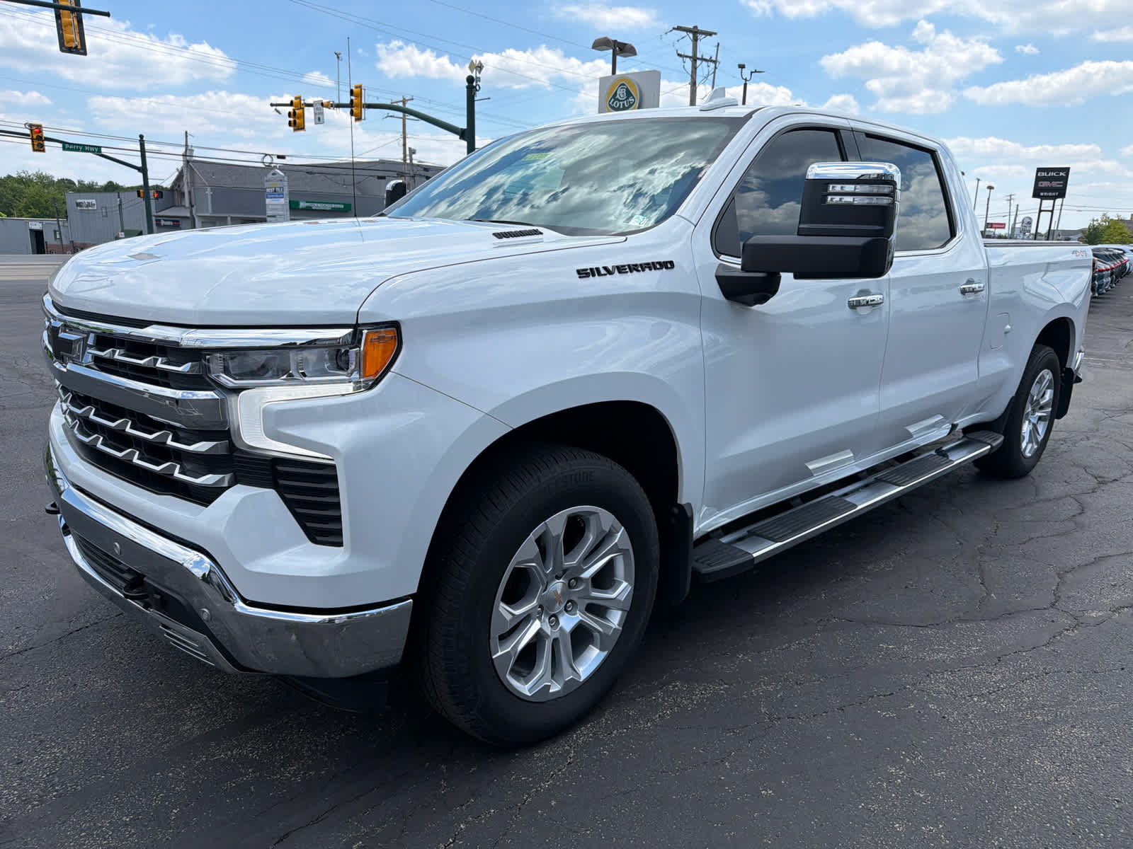Used 2024 Chevrolet Silverado 1500 LTZ w/ LTZ Premium Package AWD/4WD image 12