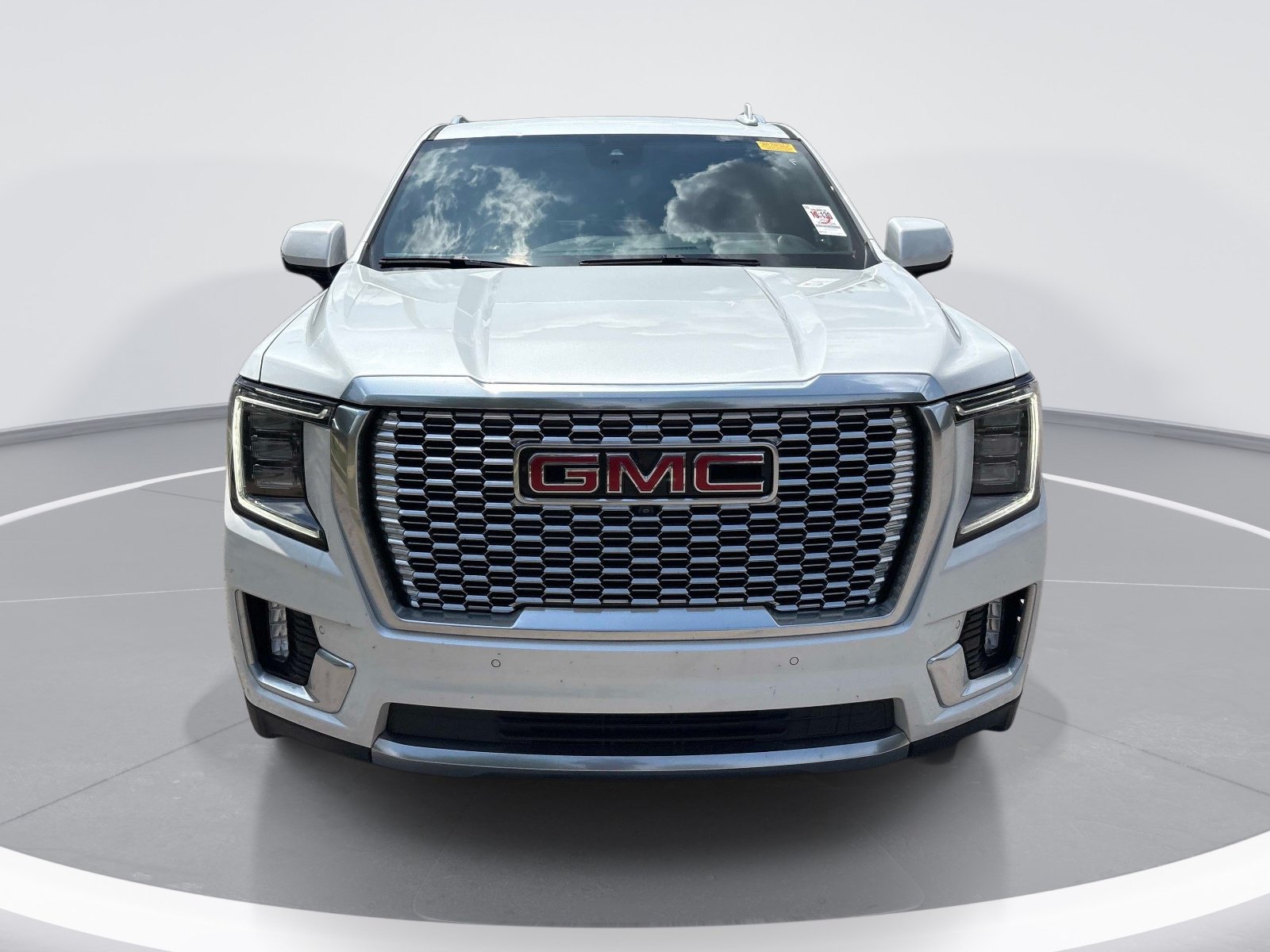 Used 2024 GMC Yukon Denali w/ Denali Reserve Package RWD image 2