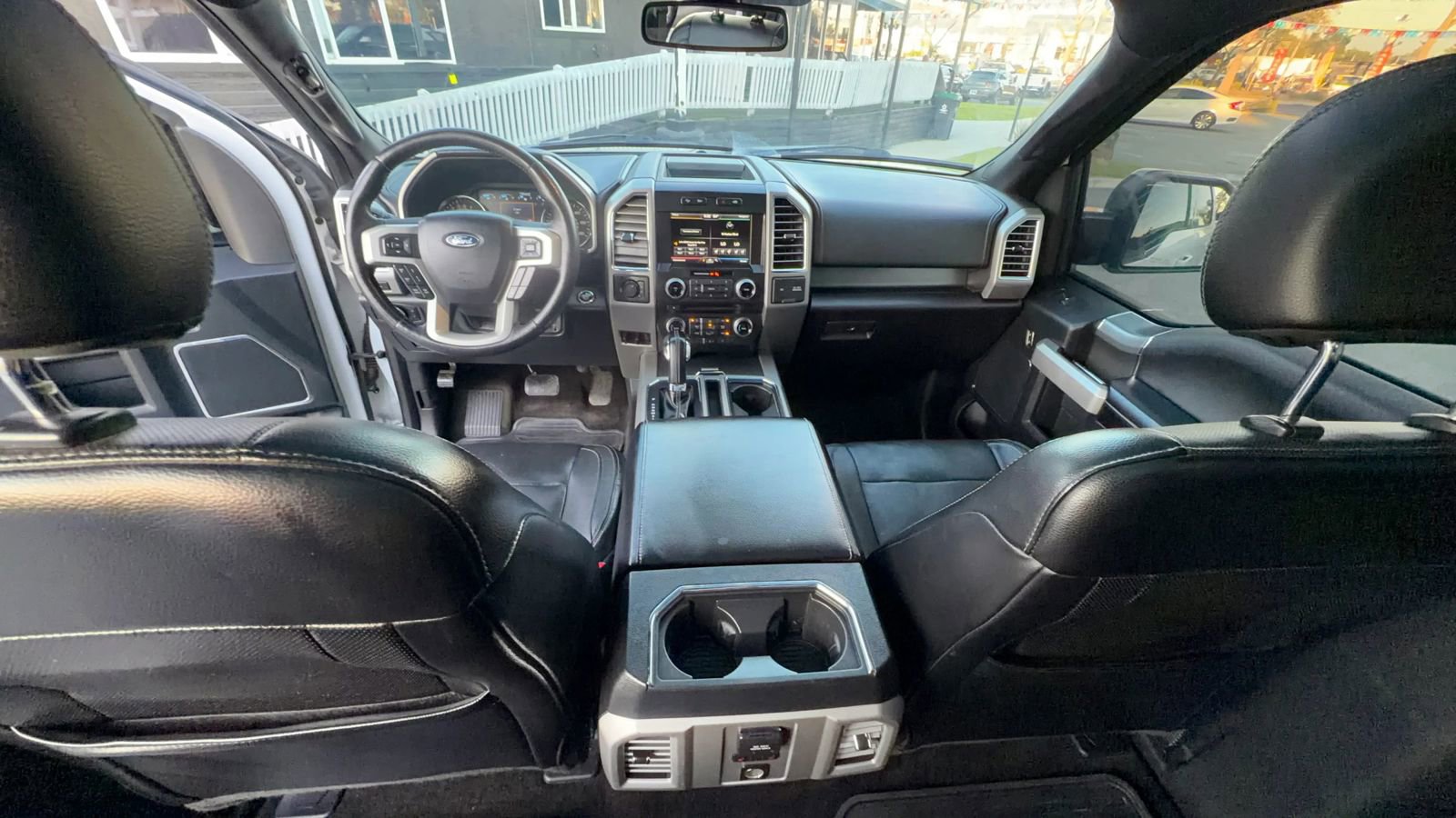 Used 2015 Ford F150 Lariat w/ Equipment Group 502A Luxury AWD/4WD image 31
