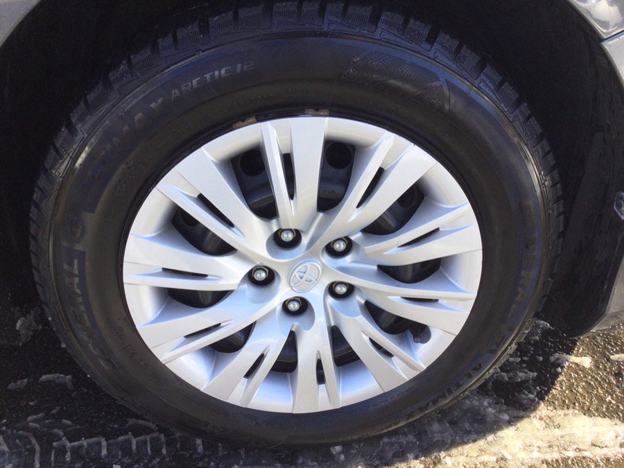 Used 2014 Toyota Camry LE image 25