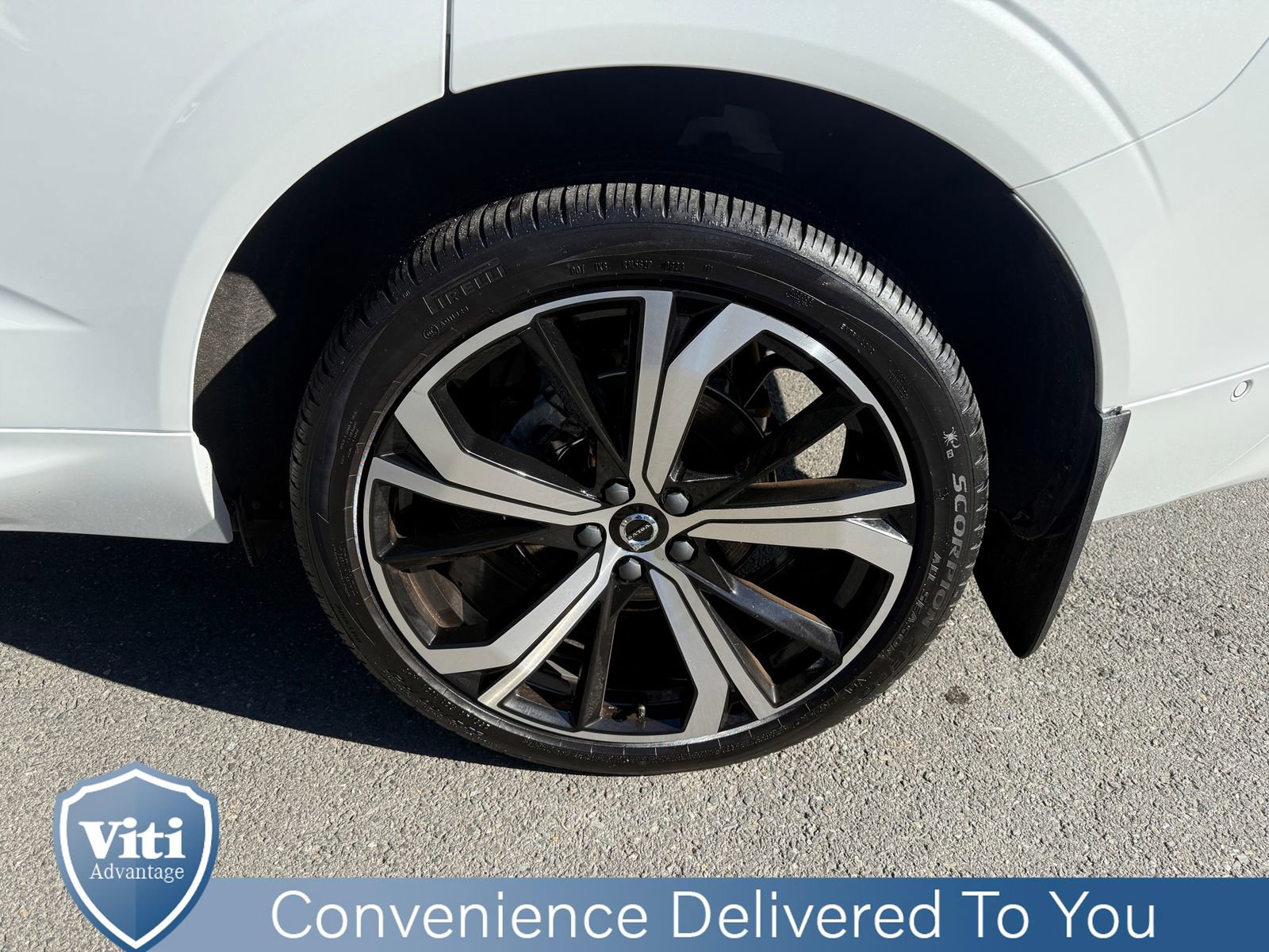 Certified 2023 Volvo XC60 B5 Ultimate w/ Climate Package image 13