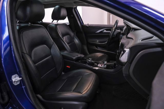 Used 2018 INFINITI QX30 Premium w/ Cargo Package image 31