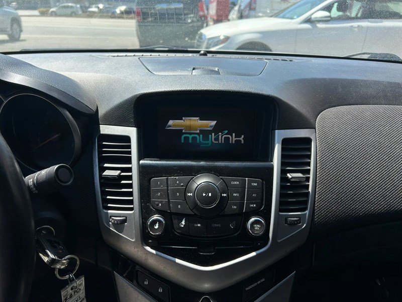 Used 2014 Chevrolet Cruze LT image 12