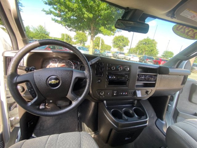 Used 2020 Chevrolet Express 3500 LT w/ LT Preferred Equipment Group RWD image 16