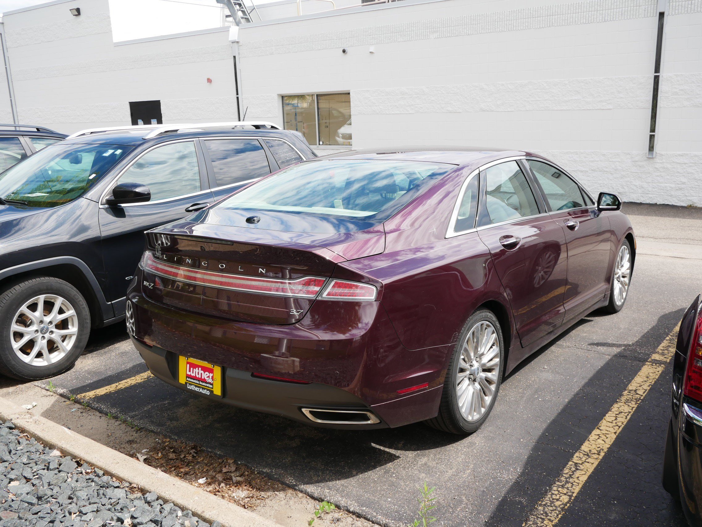 Used 2013 Lincoln MKZ FWD image 5