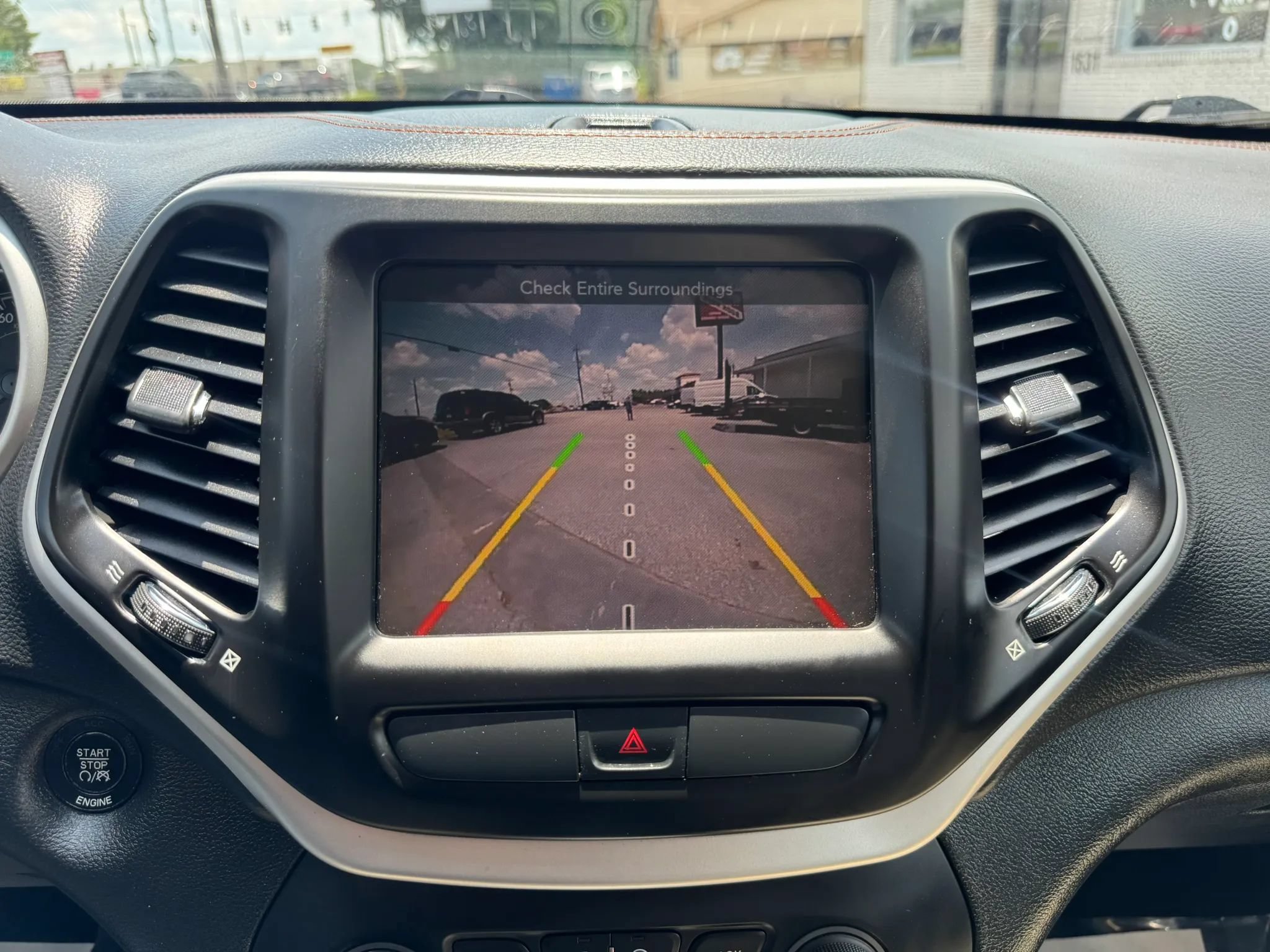 Used 2015 Jeep Cherokee Limited FWD image 17