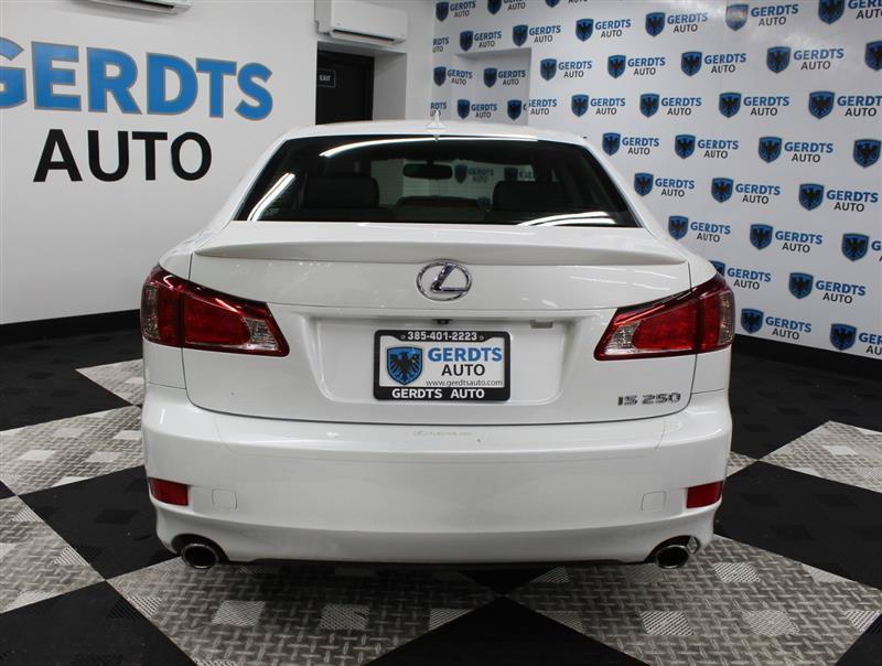 Used 2013 Lexus IS 250 w/ Premium Pkg Value Edition RWD image 3