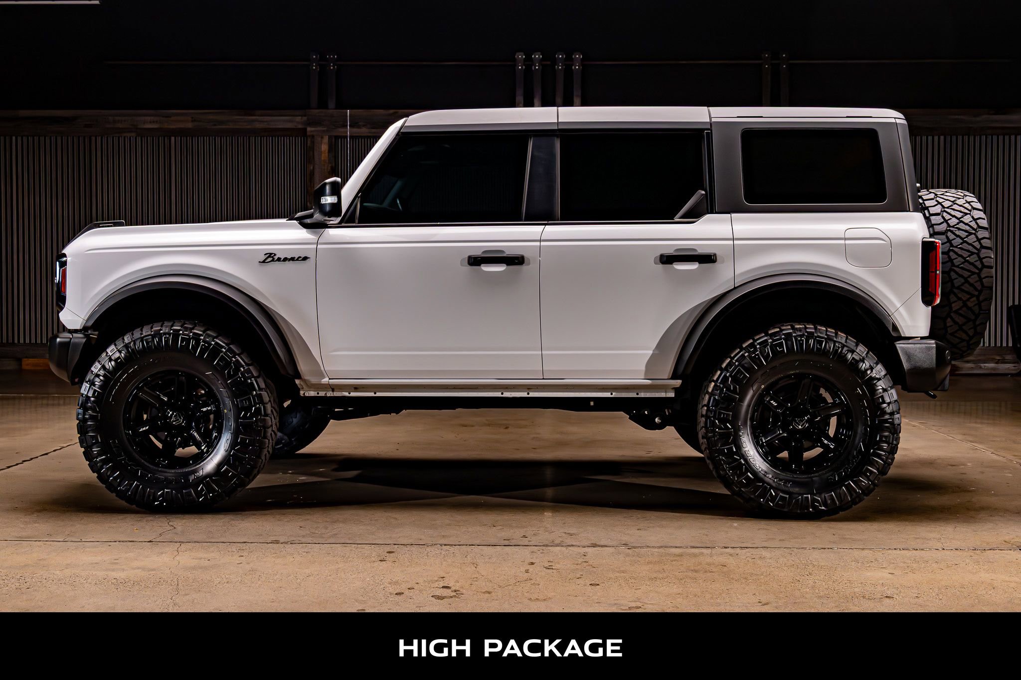 Used 2023 Ford Bronco Wildtrak image 6