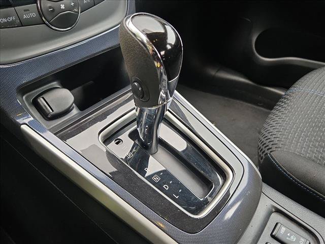Used 2018 Nissan Sentra SR w/ Technology Package FWD image 12