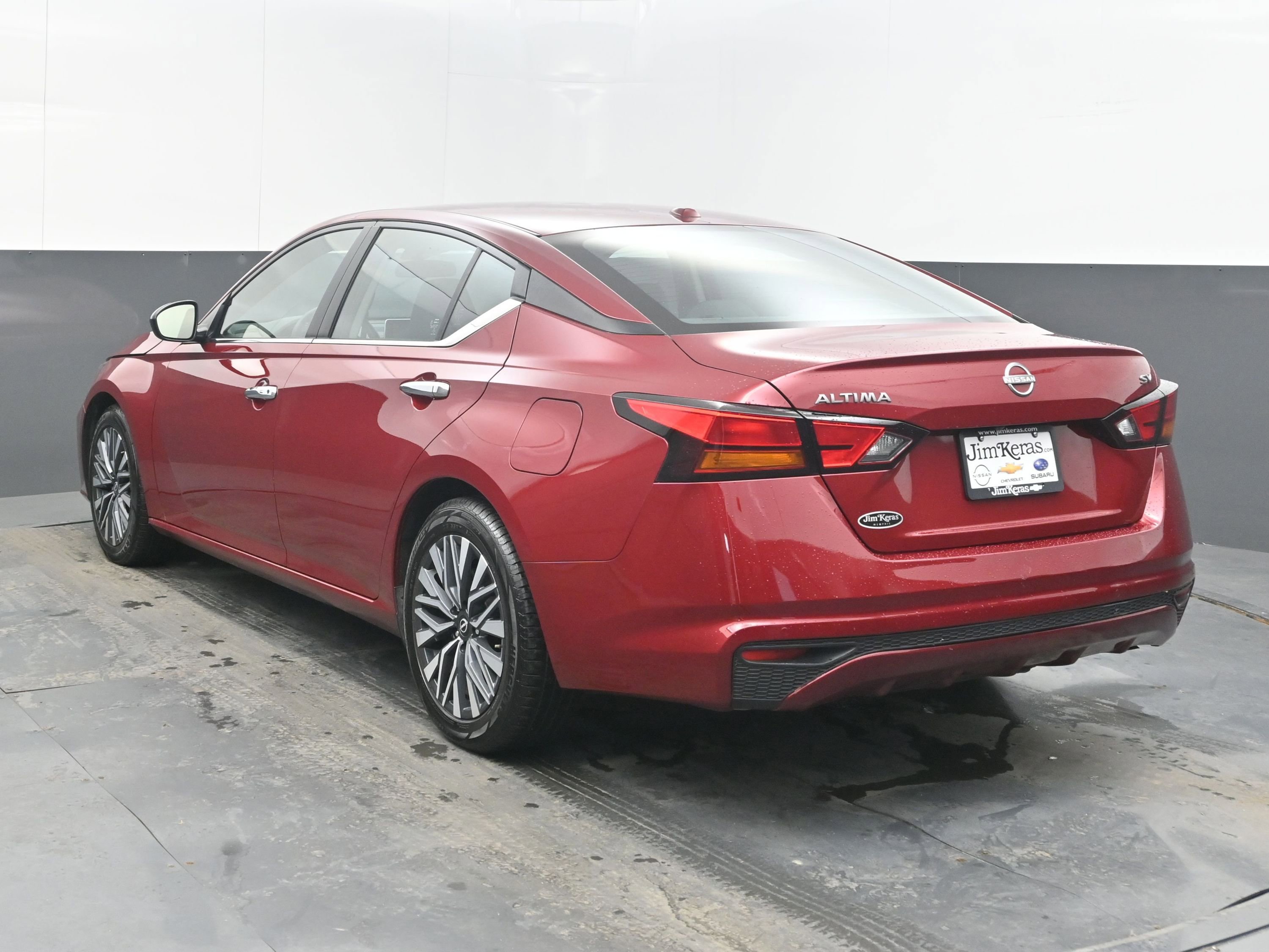 Used 2024 Nissan Altima 2.5 SV image 8