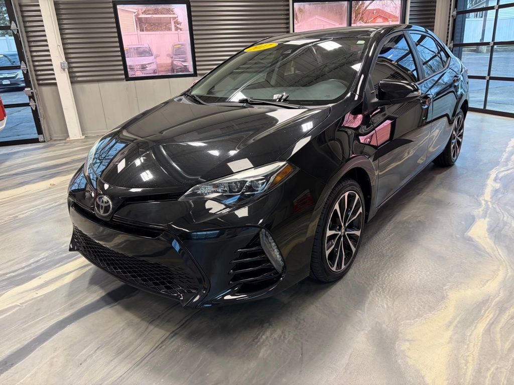 Used 2017 Toyota Corolla SE FWD image 3