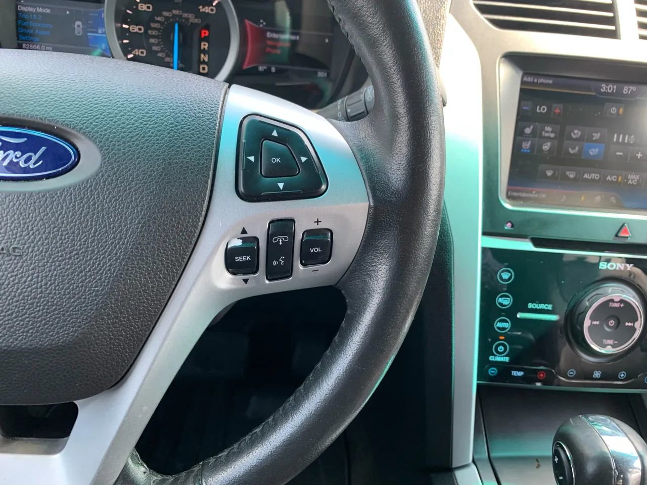Used 2015 Ford Explorer Limited w/ Equipment Group 302A FWD image 15
