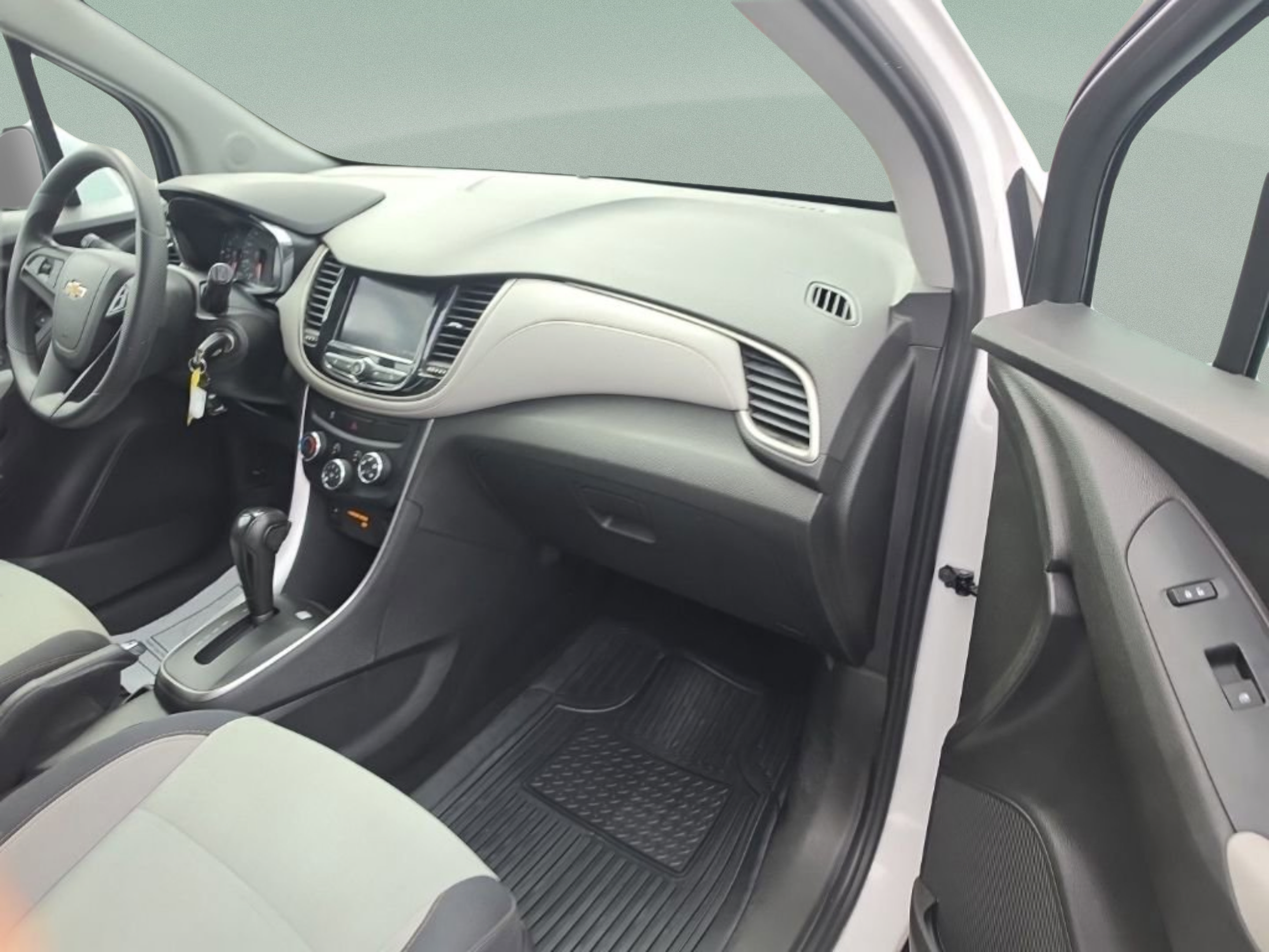 Used 2020 Chevrolet Trax LS w/ Tint and Cruise Package FWD image 31